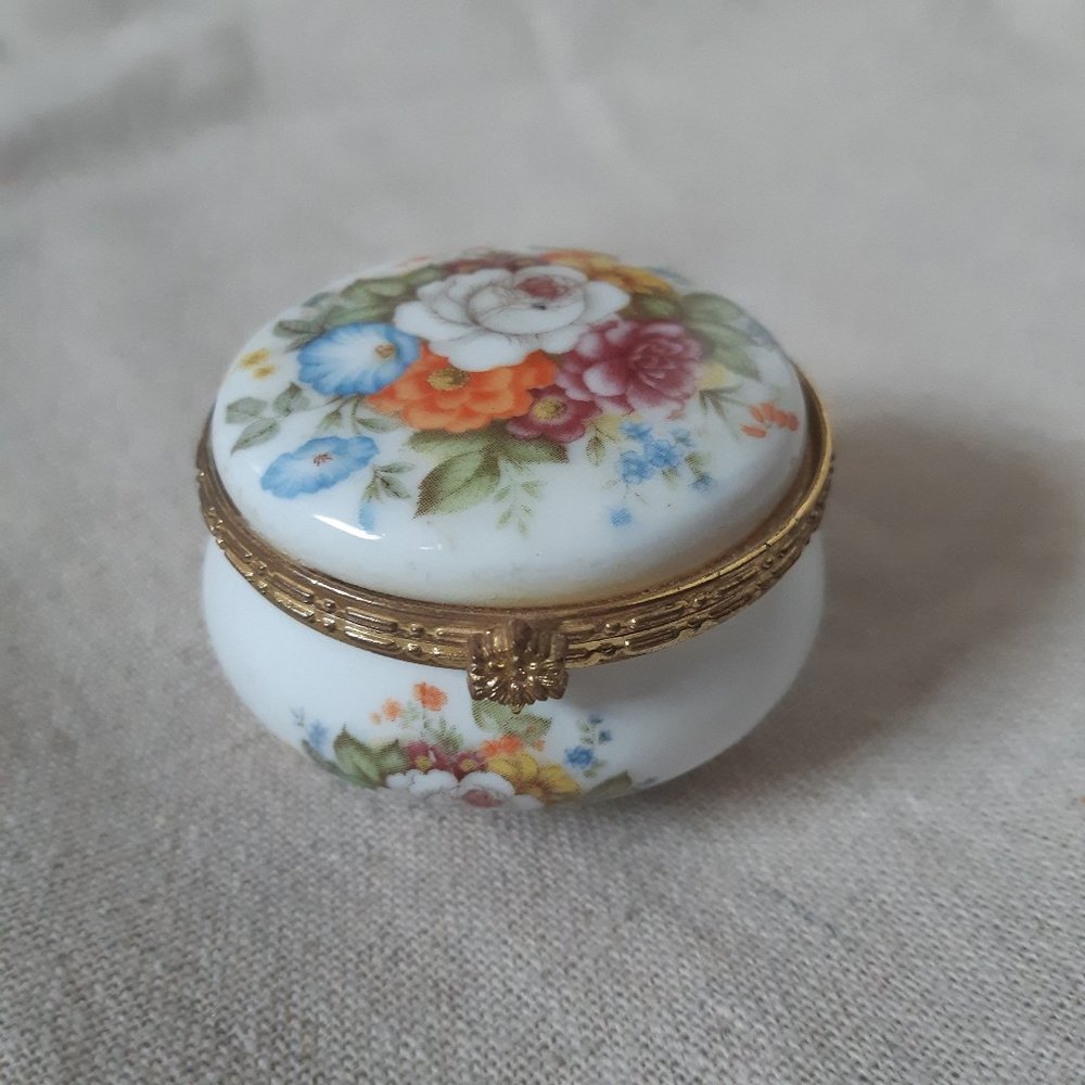 Vintage 80s Ceramic Container